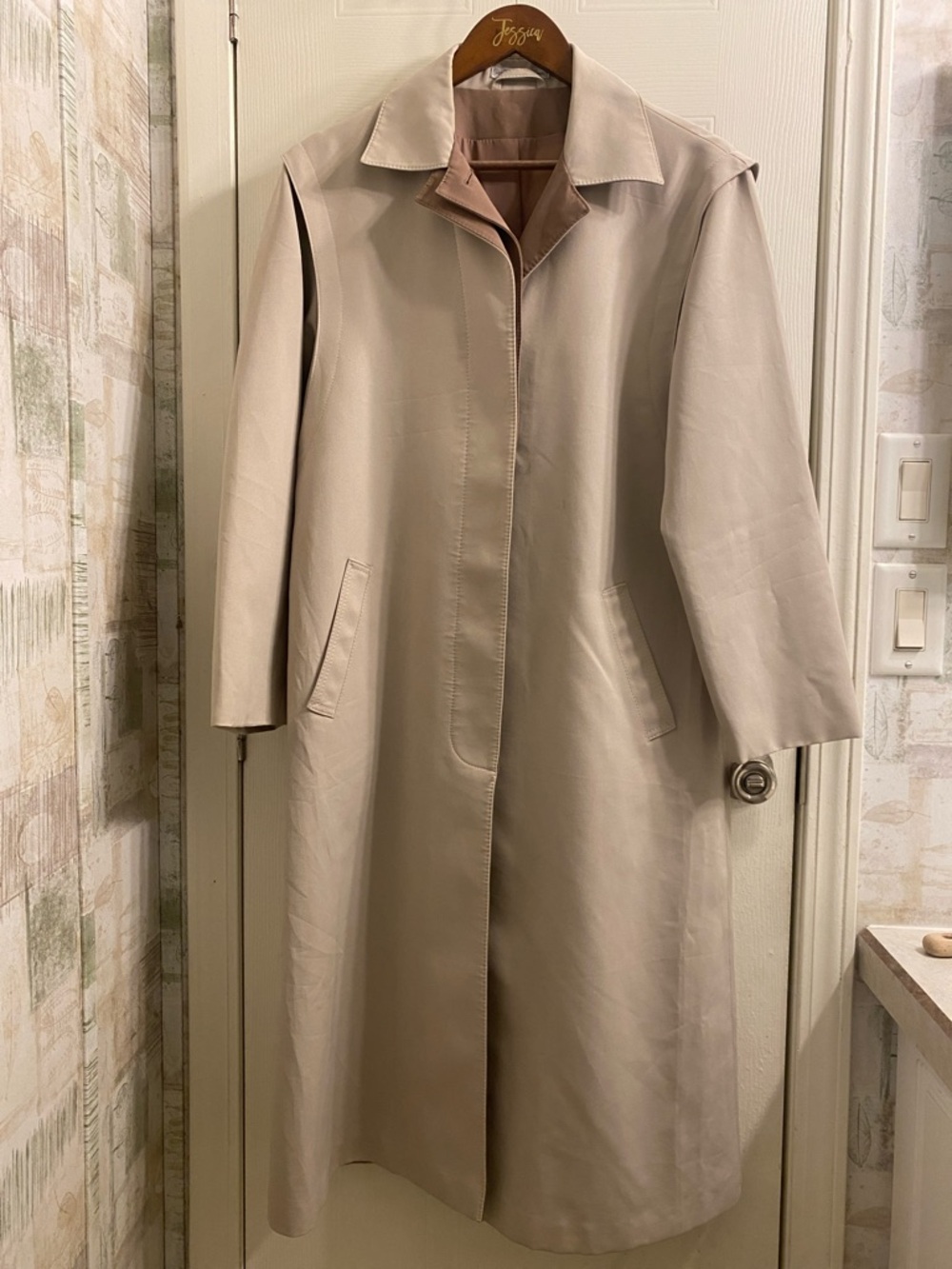 Vintage Women's Beige Trench Coat - Made in Hong Kong